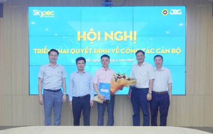 HỘI NGHỊ TRIỂN KHAI QUYẾT ĐỊNH VỀ CÔNG TÁC CÁN BỘ