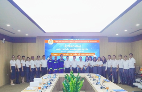 CÔNG ĐOÀN CƠ SỞ CƠ QUAN CÔNG TY TỔ CHỨC LỄ TRAO GIẢI CUỘC THI TÌM HIỂU PHÁP LUẬT ATVSLĐ VÀ CHƯƠNG TRÌNH TIẾP SỨC CAO ĐIỂM HÈ 2026.