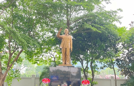 TRI ÂN VỊ LÃNH TỤ VĨ ĐẠI: SKYPEC DÂNG HƯƠNG NHÂN KỶ NIỆM 135 NĂM NGÀY SINH CHỦ TỊCH HỒ CHÍ MINH
