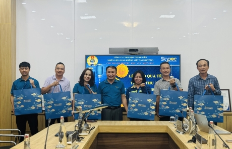 TẾT TRUNG THU ẤM ÁP - SKYPEC KHU VỰC MIỀN BẮC TRAO QUÀ YÊU THƯƠNG ĐẾN NGƯỜI LAO ĐỘNG