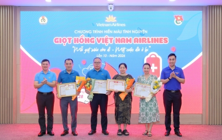 CBNV SKYPEC HĂNG HÁI HƯỞNG ỨNG CHƯƠNG TRÌNH HIẾN MÁU NHÂN ĐẠO “GIỌT HỒNG VIETNAM AIRLINES” LẦN THỨ 10